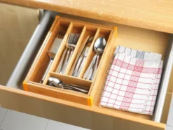 Ausziehbarer Bambus-Besteckkasten mit 5 bis 7 Fächern, 25,7-38,5 x 5,1 x 35,7 cm