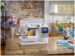 Computernähmaschine »Opal™ 690Q«
