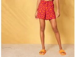 Damen Shorts mit modischer Crinklestruktur