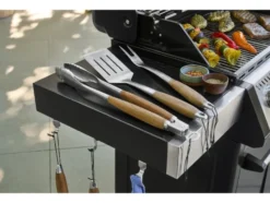 Grillzubehör mit Holzgriff
