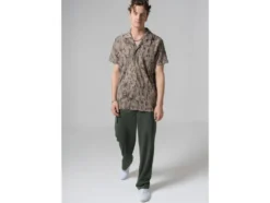 Herren Resortshirt in Batikoptik, beige