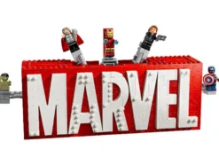 76313 MARVEL Logo & Minifigures