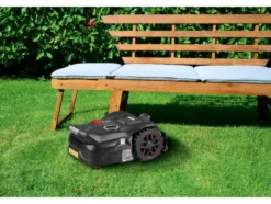 Mähroboter-Komplettset: Solar-Ladestation, PPAMR 1250 A1 mit Kamera & Garage