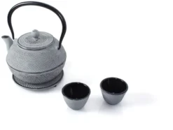 Teeservice aus Gusseisen