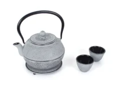 Teeservice aus Gusseisen