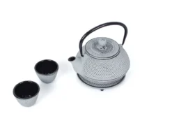 Teeservice aus Gusseisen