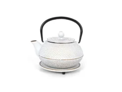 Teeservice aus Gusseisen