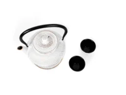 Teeservice aus Gusseisen