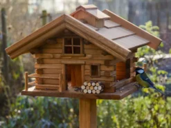Vogelfutterhaus »Tirol«, inkl. Standfuß, H 117 cm, aus Holz