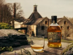 12 Years Old Highland Single Malt Scotch Whisky mit Geschenkbox 40% Vol